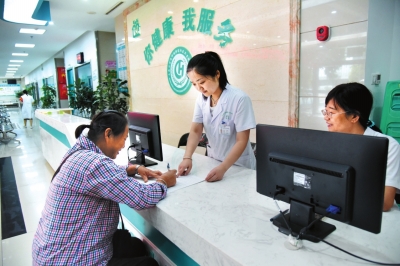 家庭医生在身边，亲情服务更暖心